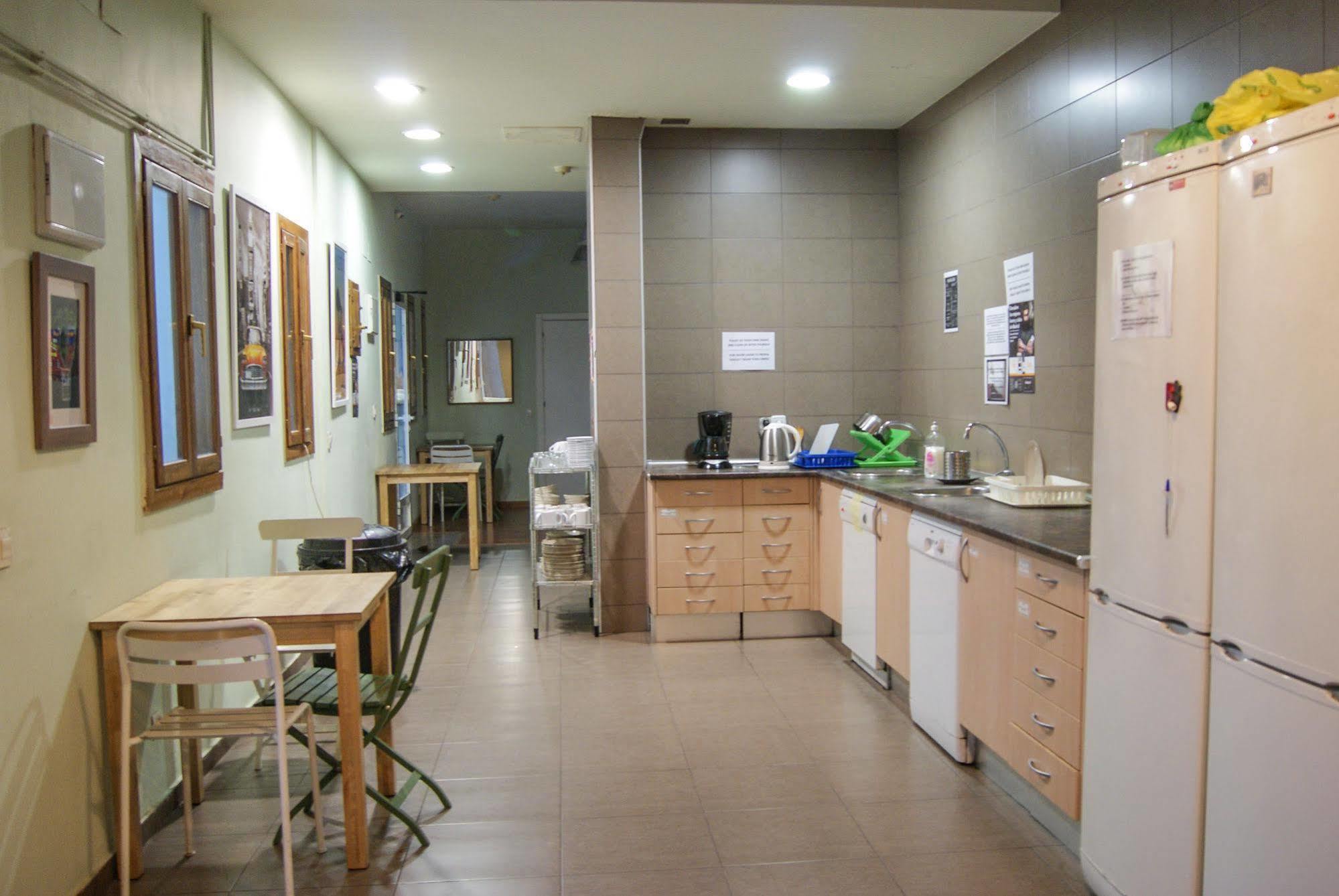 Mad4you Hostel *